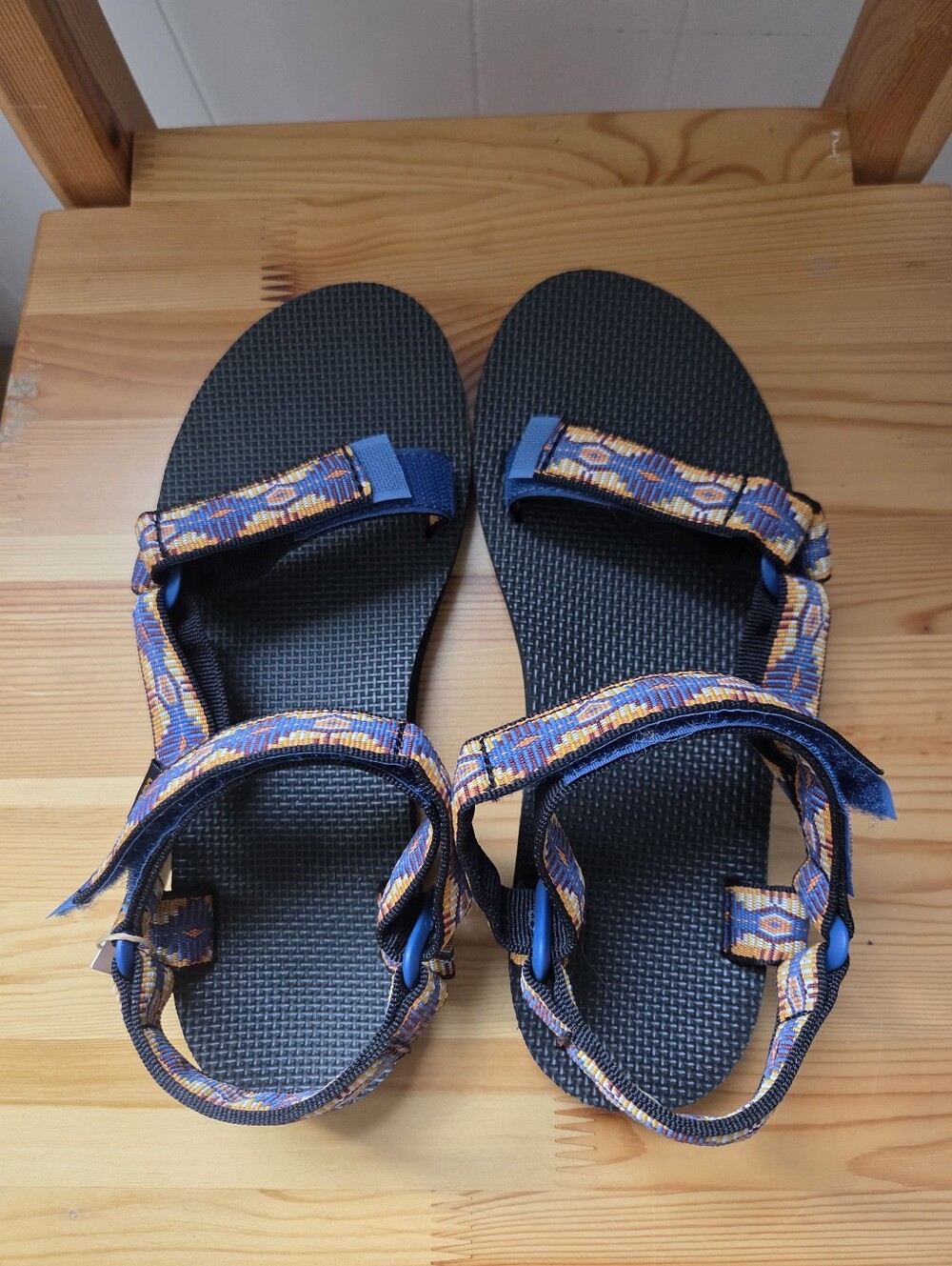 NWT Women's Teva Original Universal Sandals Size 8 - Brand New, Never Worn